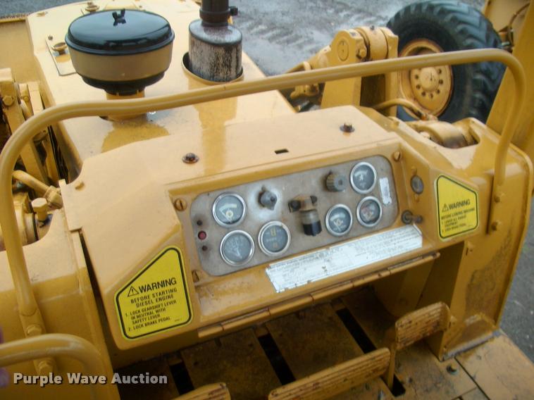 image for item DK9640 1974 Caterpillar 951C track loader