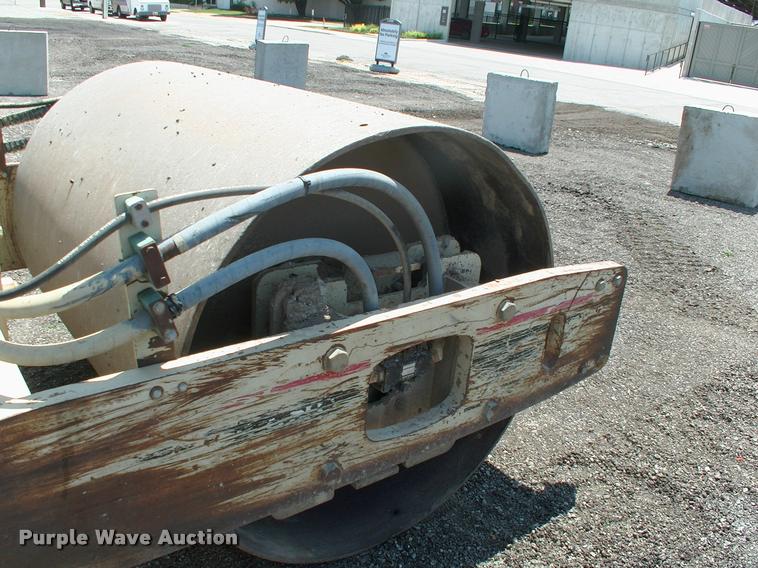 image for item DK9641 1994 Ingersoll Rand SD-70D single drum roller
