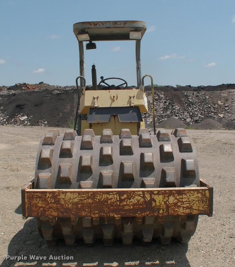 image for item DK9644 Bomag single drum roller