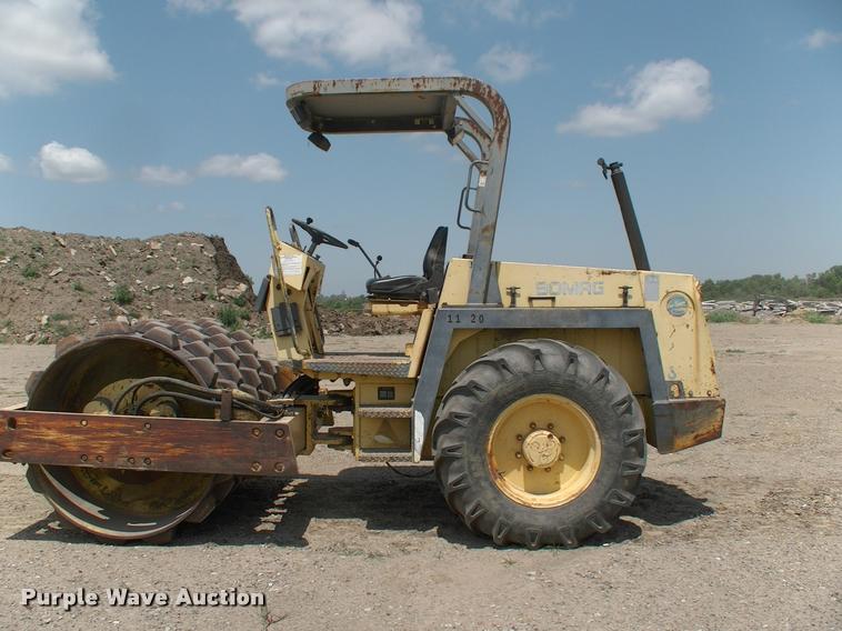 image for item DK9644 Bomag single drum roller