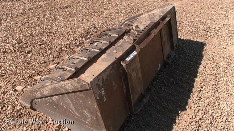 image for item DK9676 Skid steer bucket