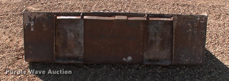 image for item DK9676 Skid steer bucket