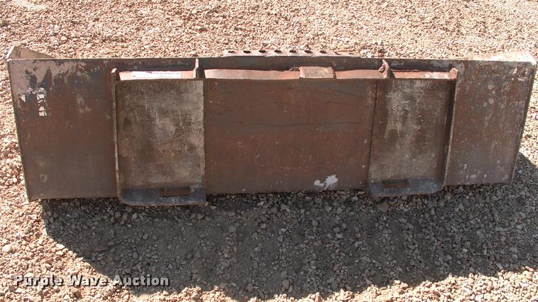 image for item DK9676 Skid steer bucket