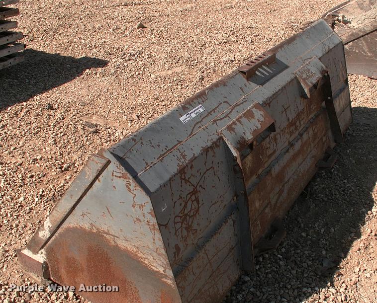 image for item DK9677 Skid steer bucket