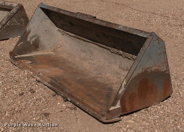 image for item DK9677 Skid steer bucket