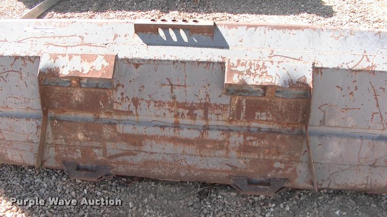 image for item DK9677 Skid steer bucket