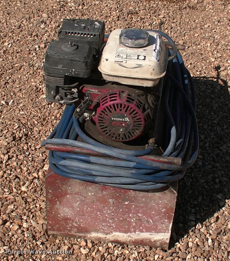 image for item DK9683 Concrete form applicator