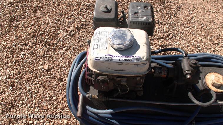 image for item DK9683 Concrete form applicator