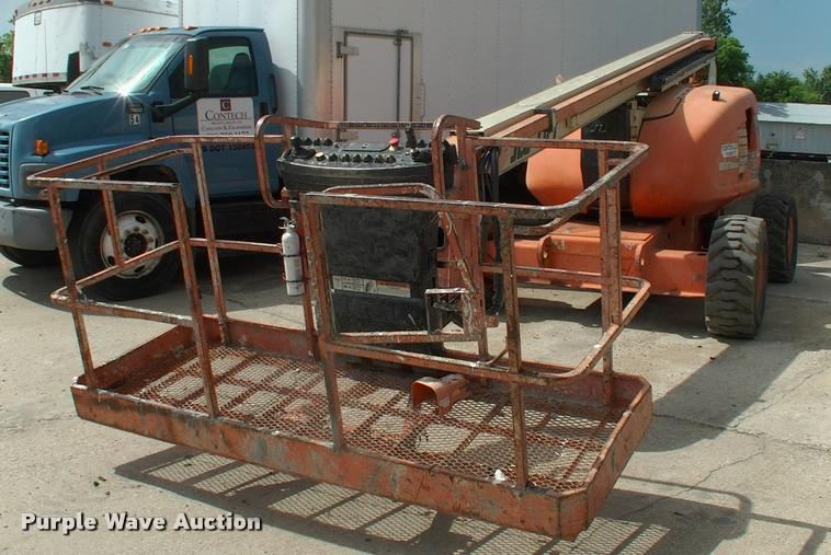 image for item DK9695 1999 JLG 600A boom lift