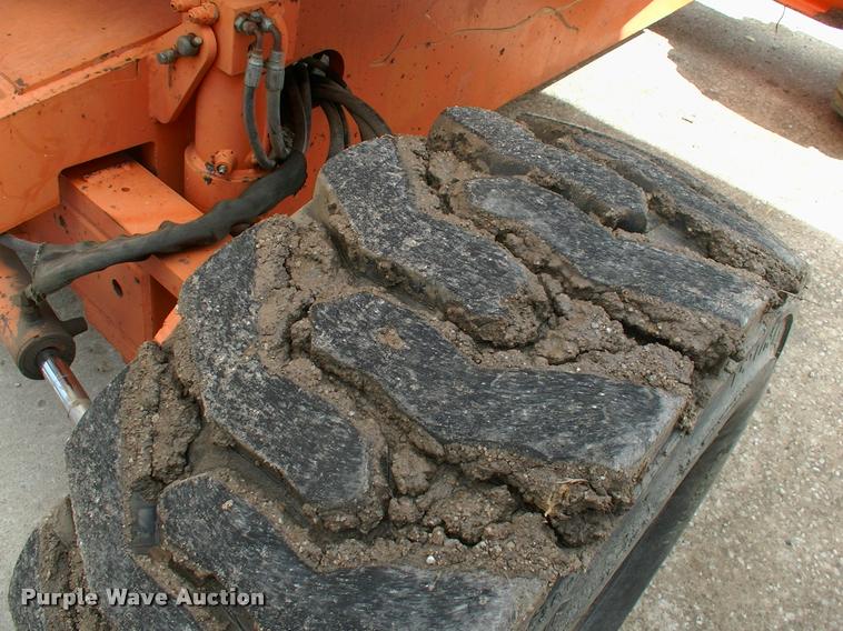 image for item DK9695 1999 JLG 600A boom lift