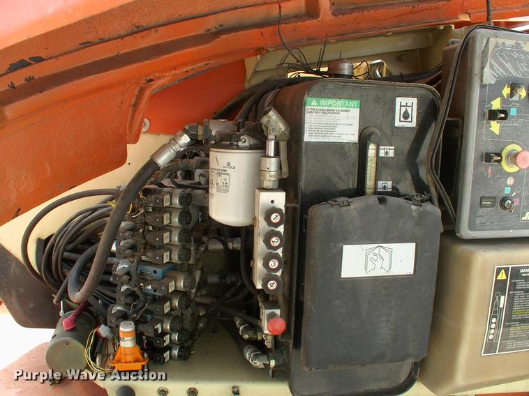 image for item DK9695 1999 JLG 600A boom lift