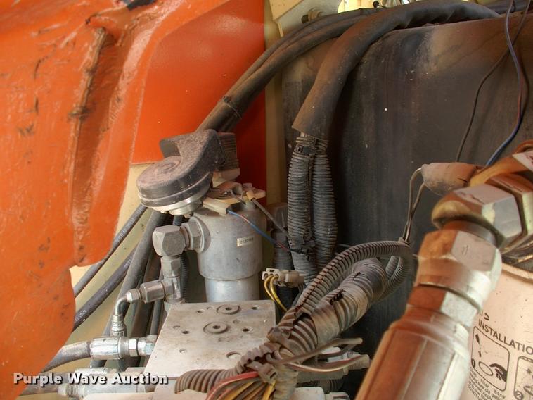 image for item DK9695 1999 JLG 600A boom lift