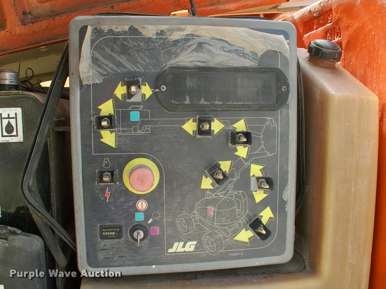 image for item DK9695 1999 JLG 600A boom lift