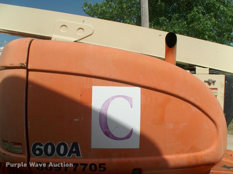 image for item DK9695 1999 JLG 600A boom lift
