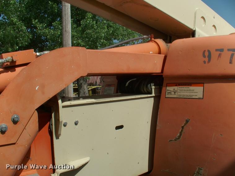 image for item DK9695 1999 JLG 600A boom lift