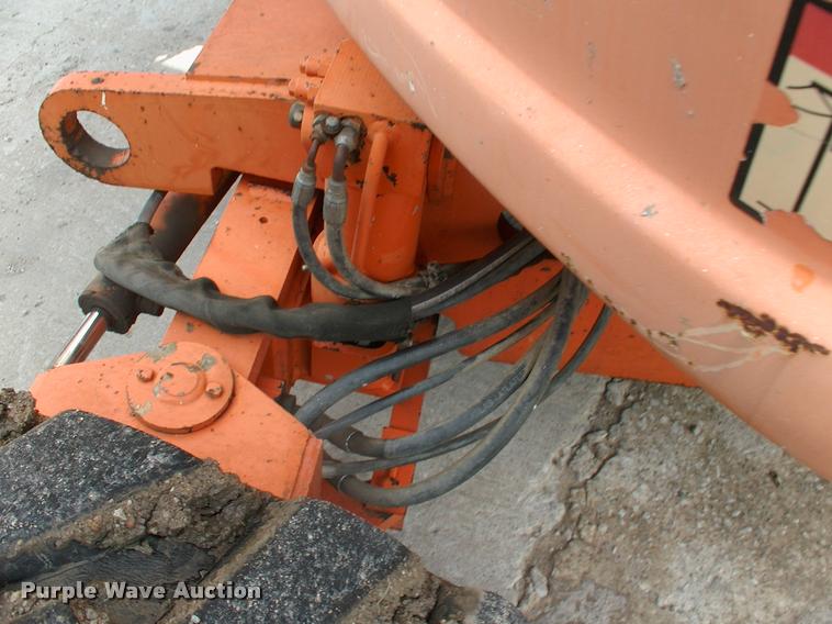 image for item DK9695 1999 JLG 600A boom lift
