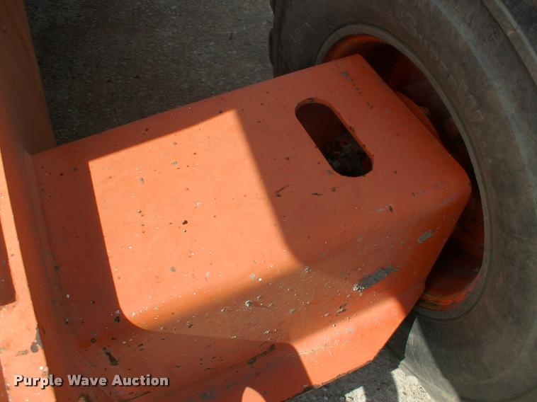 image for item DK9695 1999 JLG 600A boom lift