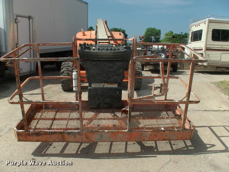 image for item DK9695 1999 JLG 600A boom lift
