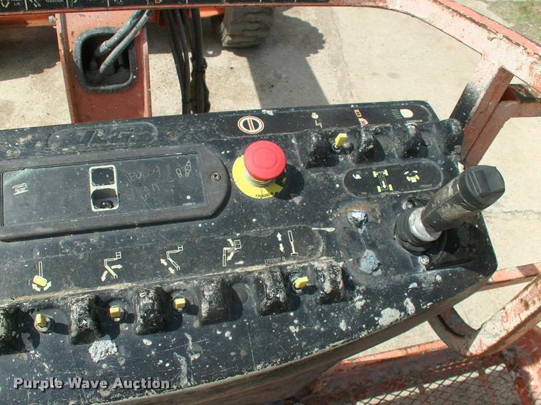 image for item DK9695 1999 JLG 600A boom lift