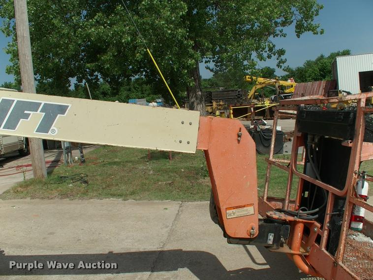 image for item DK9695 1999 JLG 600A boom lift