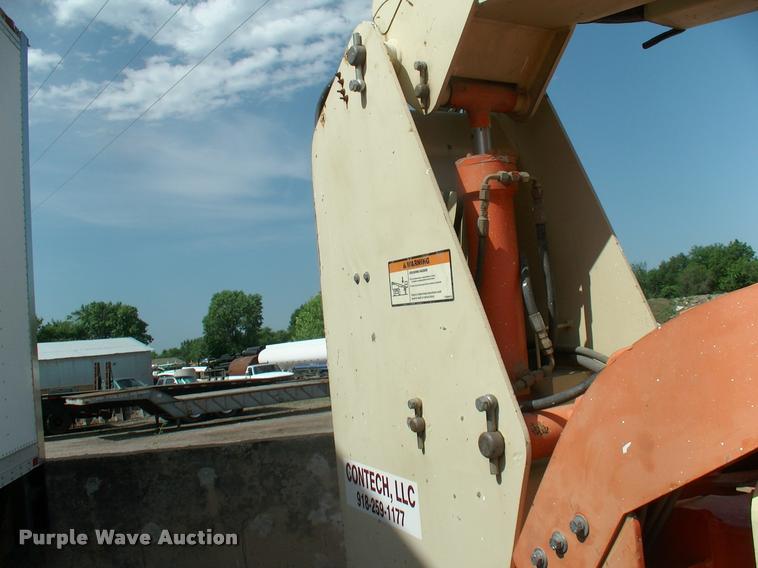 image for item DK9695 1999 JLG 600A boom lift