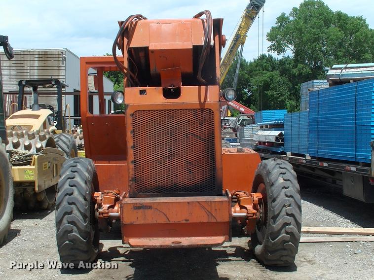 image for item DK9704 1986 Sky Trak 9038 telehandler