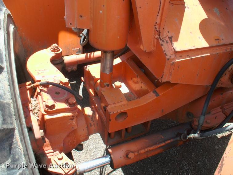 image for item DK9704 1986 Sky Trak 9038 telehandler