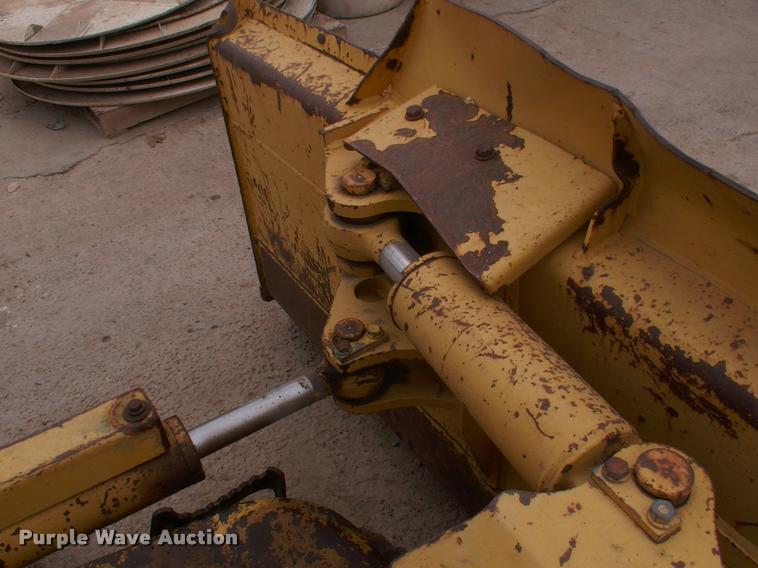 image for item DK9708 2005 Komatsu 37EX dozer