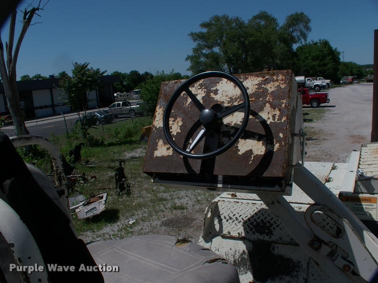 image for item DK9724 2005 Cedarapids CR462 paver