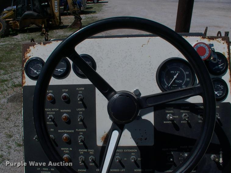 image for item DK9724 2005 Cedarapids CR462 paver