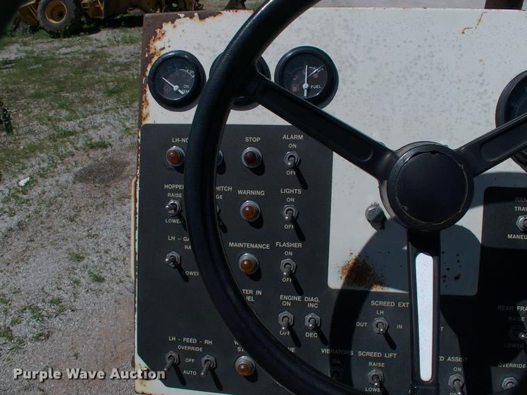 image for item DK9724 2005 Cedarapids CR462 paver