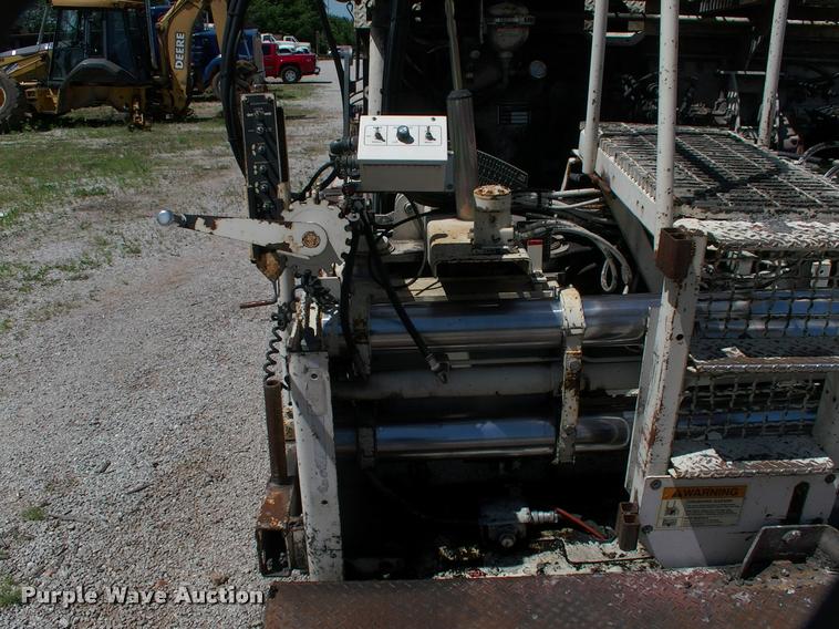 image for item DK9724 2005 Cedarapids CR462 paver