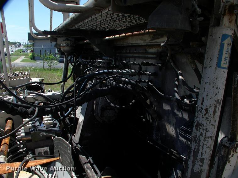 image for item DK9724 2005 Cedarapids CR462 paver