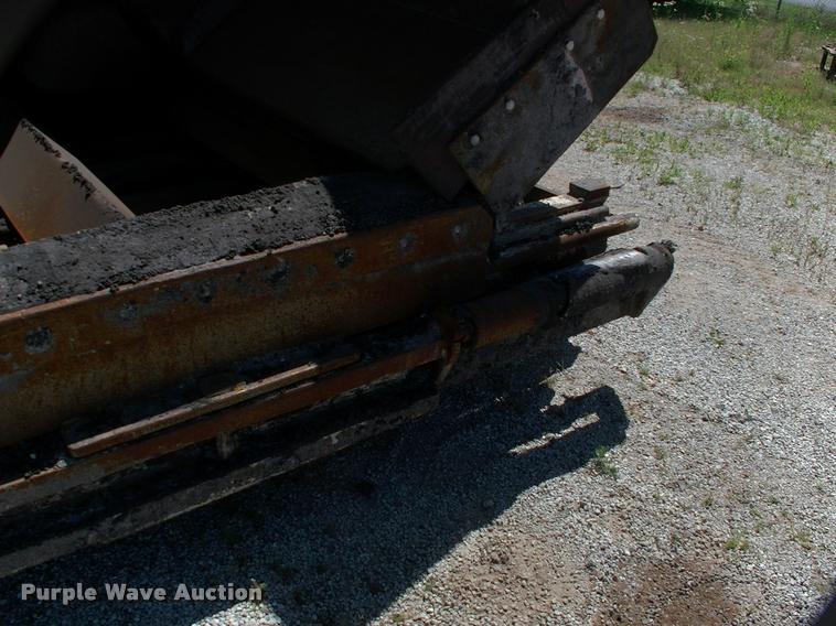 image for item DK9724 2005 Cedarapids CR462 paver