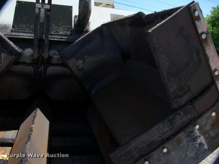 image for item DK9724 2005 Cedarapids CR462 paver