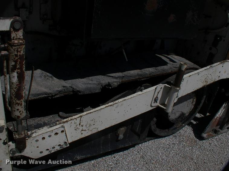 image for item DK9724 2005 Cedarapids CR462 paver