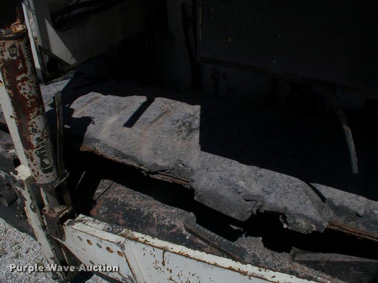 image for item DK9724 2005 Cedarapids CR462 paver