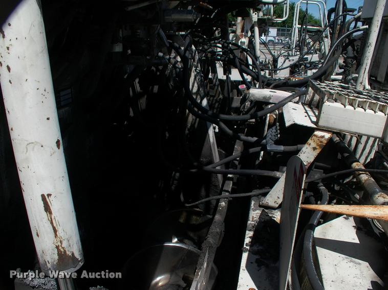 image for item DK9724 2005 Cedarapids CR462 paver