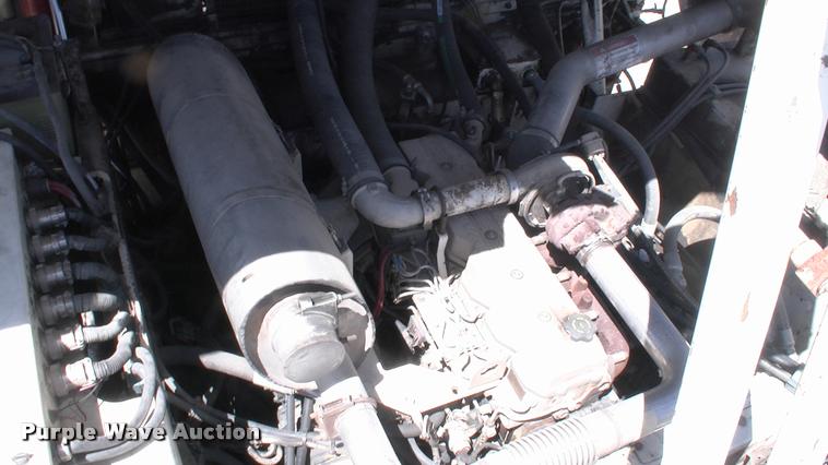 image for item DK9724 2005 Cedarapids CR462 paver