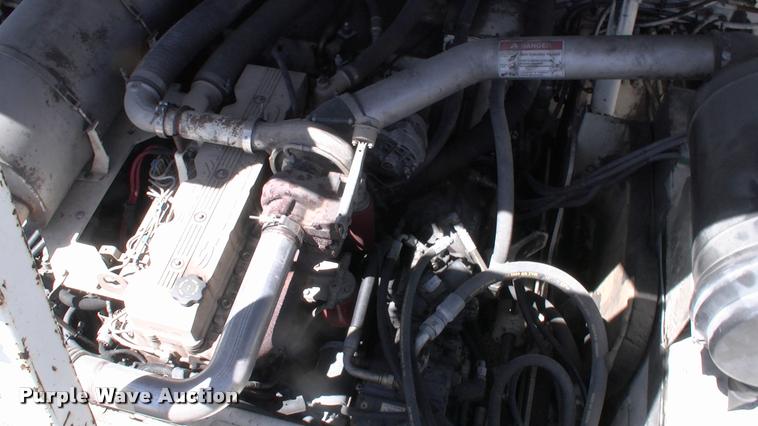 image for item DK9724 2005 Cedarapids CR462 paver