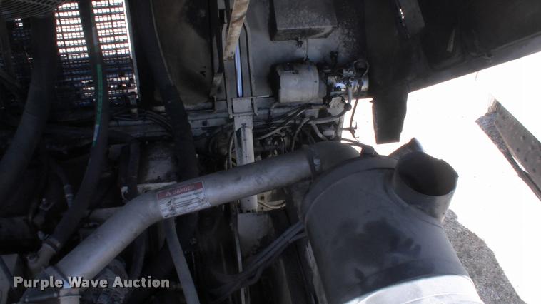 image for item DK9724 2005 Cedarapids CR462 paver