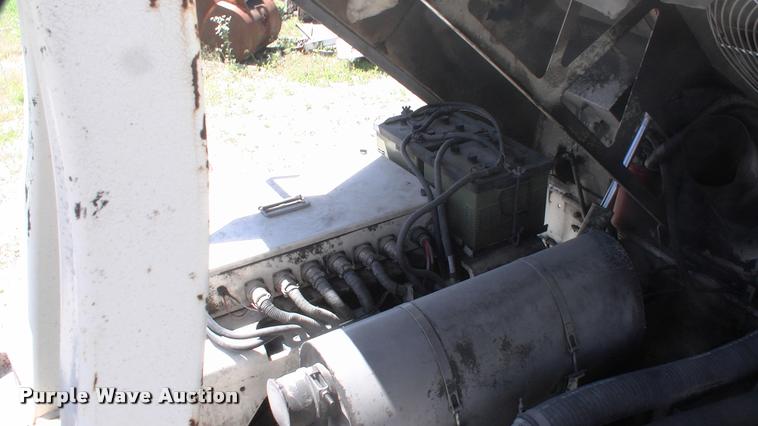 image for item DK9724 2005 Cedarapids CR462 paver