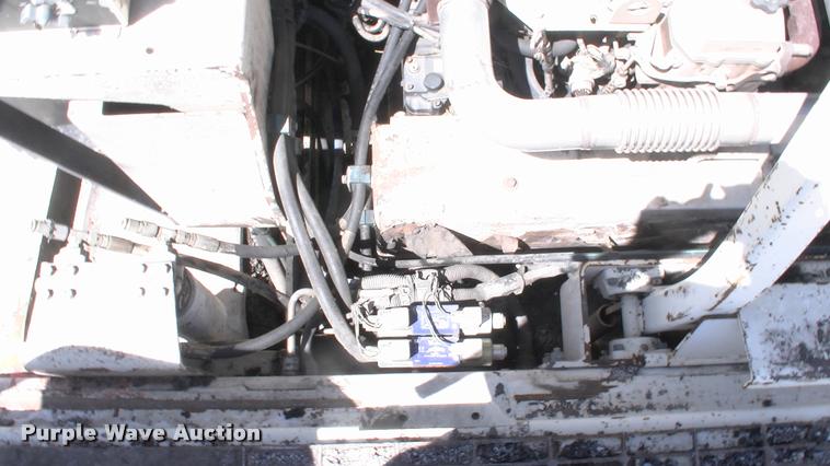 image for item DK9724 2005 Cedarapids CR462 paver