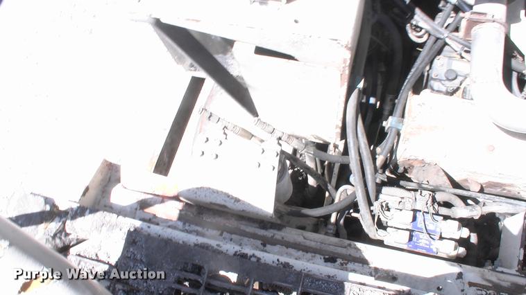 image for item DK9724 2005 Cedarapids CR462 paver