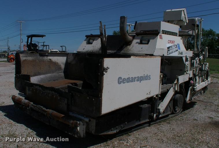 image for item DK9725 2001 Cedarapids CR361R paver