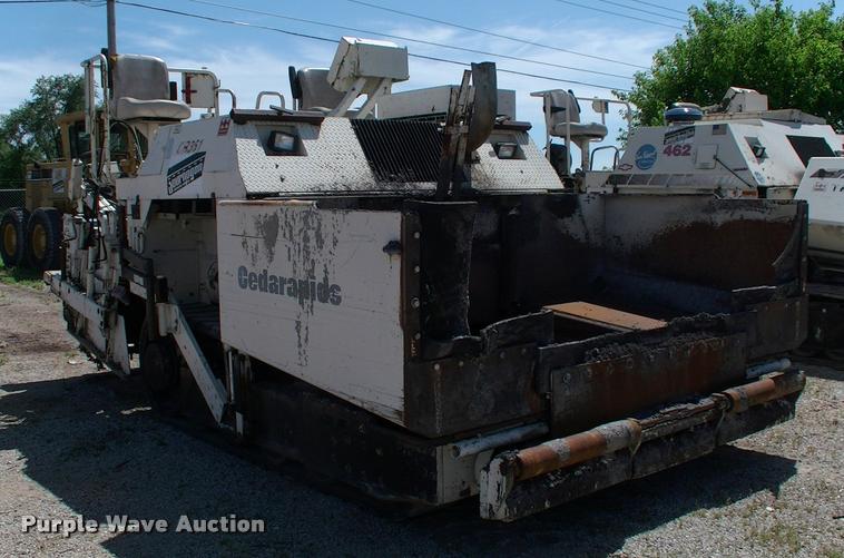 image for item DK9725 2001 Cedarapids CR361R paver