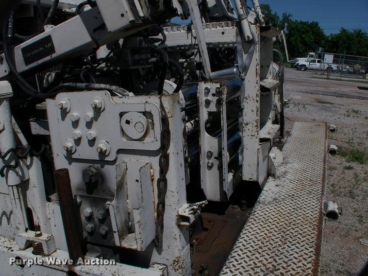 image for item DK9725 2001 Cedarapids CR361R paver