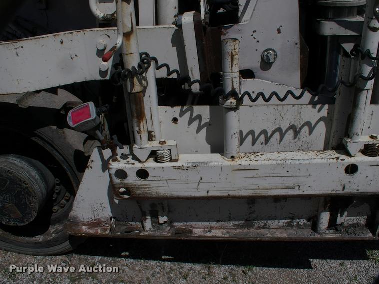 image for item DK9725 2001 Cedarapids CR361R paver