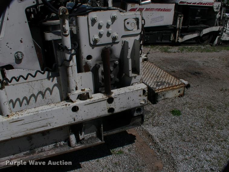 image for item DK9725 2001 Cedarapids CR361R paver