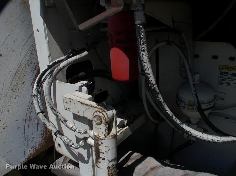 image for item DK9725 2001 Cedarapids CR361R paver